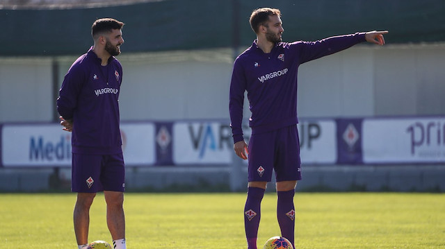 Fiorentinalı futbolcular Cutrone ve Pezzella