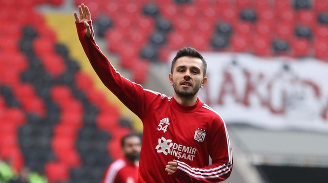 25 yaşındaki Emre Kılınç, bu sezon Süper Lig'de çıktığı 21 maçta 7 gol atarken, 4 de asist yaptı.