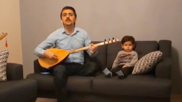 Öğretmenlerden koronavirüse karşı 'Sivas ellerinde maske takılır' türküsü