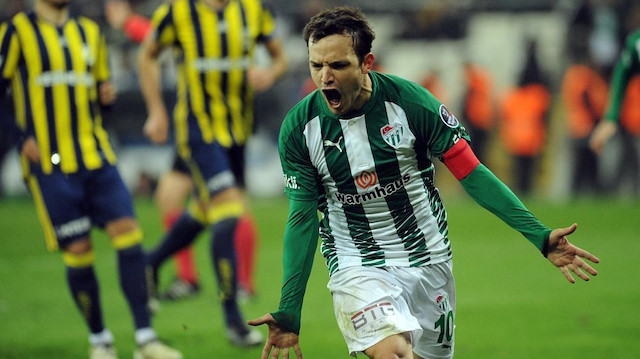Batalla, 7 sezon Bursaspor forması giymişti.
