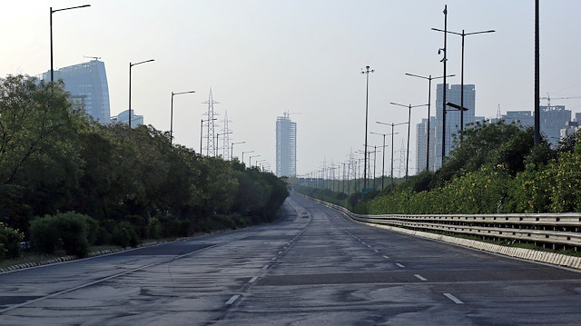 FILE PHOTO: A deserted view of Yamuna Expressway that connects Delhi with Agra during a 21-day nationwide lockdown to slow the spreading of the new coronavirus in Agra, India, April 7, 2020