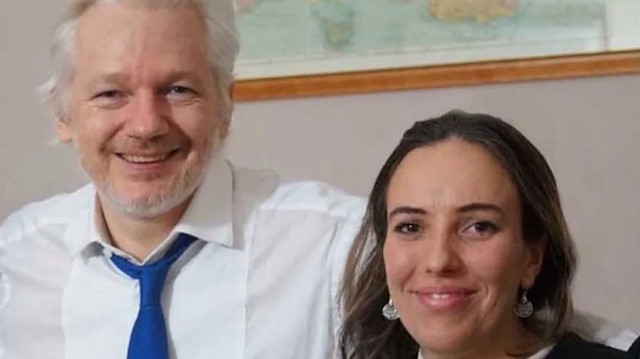 Wikileaks'in kurucusu Julian Assange ve nişanlısı olduğunu söyleyen Güney Afrika doğumlu avukat Stella Morris.
