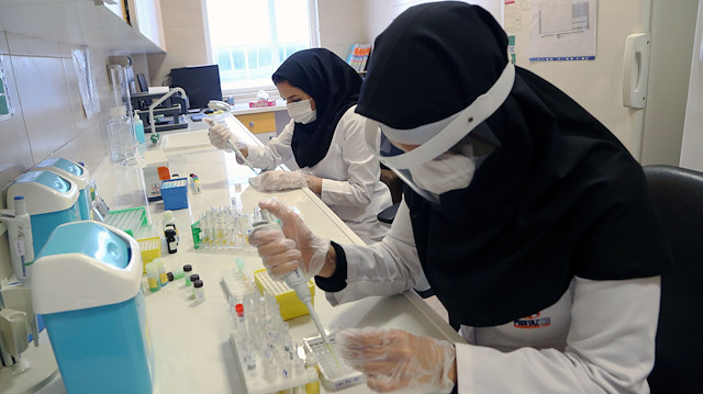 İran'da dün itibarıyla koronavirüs kaynaklı can kaybı 4 bin 357'ye, vaka sayısı 70 bin 29'a ulaştı.
