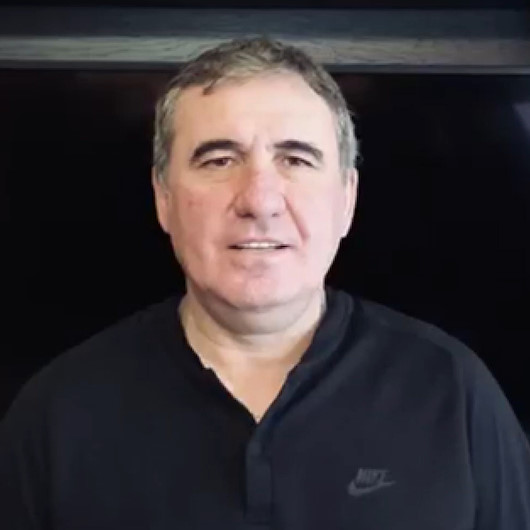 Galatasarayın efsane futbolcusu Gheorghe Hagiden evde kal mesajı