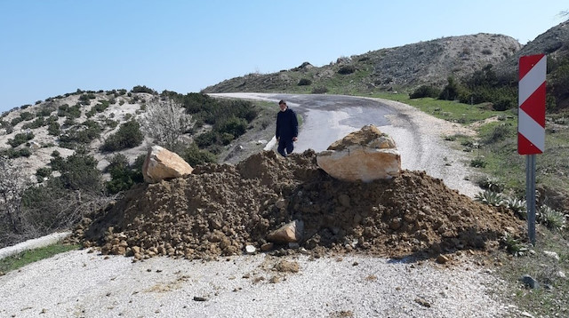  İlyaslı köyü koronavirüs tedbirleri kapsamında karantinaya alındı.