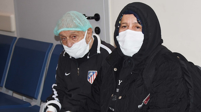 Alzheimer hastası İbrahim Erkan ve kızı Rabia Özer. 