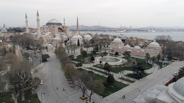 Haftasonu uygulanan sokağa çıkma yasağı ile İstanbul sessizliğe büründü. 