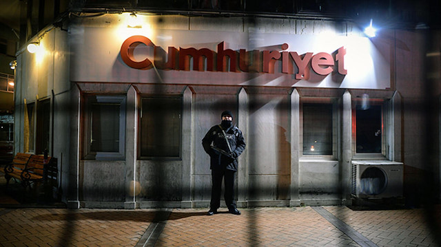 Cumhuriyet Gazetesi, yalan haberler nedeniyle yüksek meblağlarda tazminat ödemelerine mahkum oldu. 