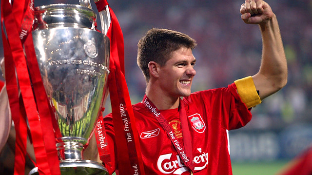 Livepool'un eski kaptanı Gerrard, 2005 yılında İstanbul'da oynanan Şampiyonlar Ligi finalinde oynadığı oyunla takdir toplamış ve takım arkadaşlarıyla birlikte unutulmaz bir şampiyonluğa imza atmıştı.