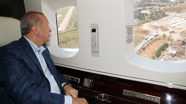 Cumhurbaşkanı Erdoğan pandemi hastanelerini havadan denetledi.