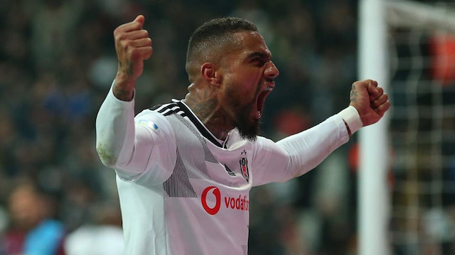 Yıldız futbolcu, siyah-beyazlı formayla çıktığı 6 maçta 2 gol attı.