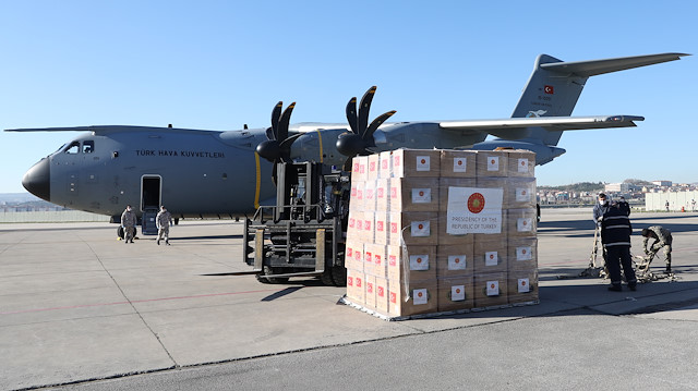 Türkiye, İngiltere'ye askeri kargo uçağı 'Koca Yusuf' ile tıbbi yardım malzemesi gönderdi. 