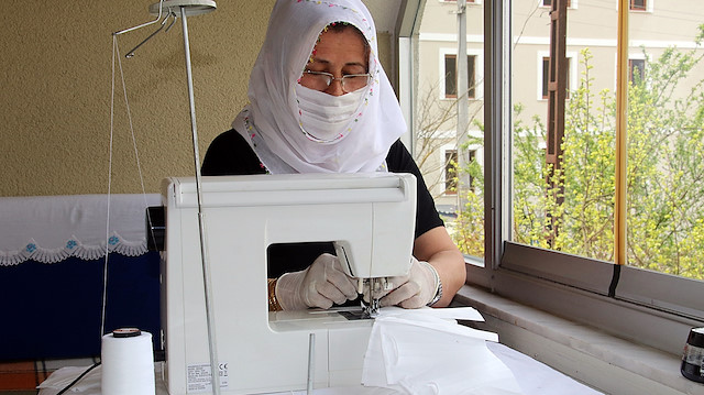 Terzi Meral Çimen, devlete destek vermenin bir şeref olduğunu söyledi. 