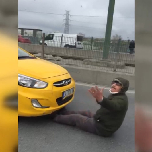 Evden kaçan gelinini takside gören vatandaş aracın önüne yattı