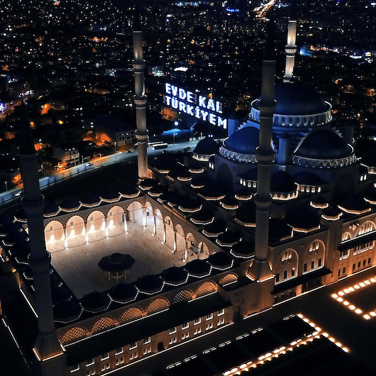 Çamlıca Camiinin Ramazan mahyası havadan görüntülendi