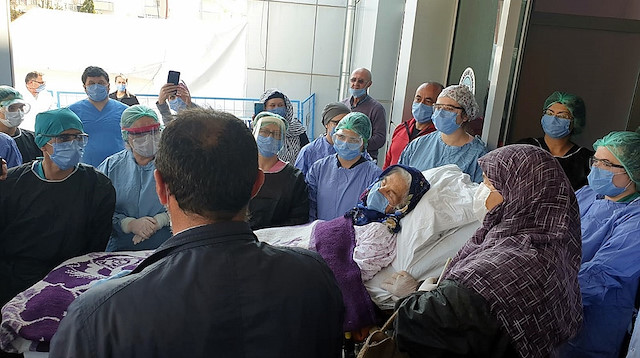 Bahriye Kaya, 13 Nisan günü sağlık çalışanlarının alkışlarıyla taburcu edilmişti.