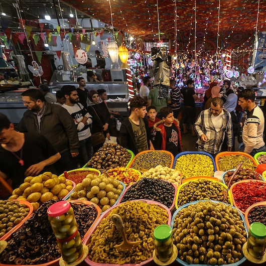 Dünyanın en mahzun ramazanı: Müslümanlar Kovid-19 önlemleri altında oruca niyetlendi