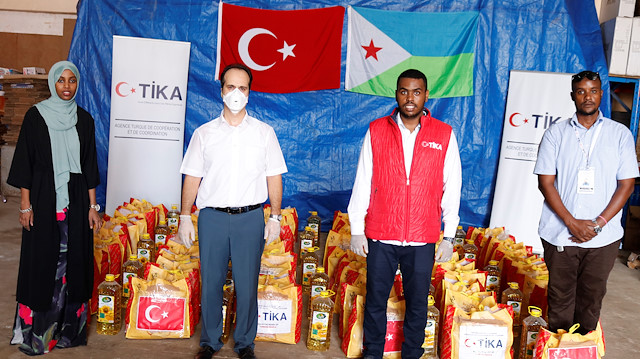 "تيكا" التركية تقدم مساعدات إنسانية لجيبوتي