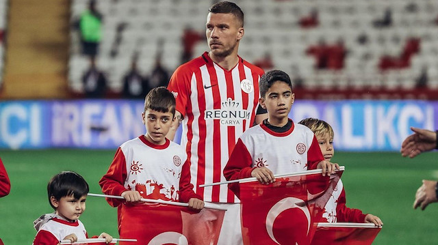 Podolski, Antalyaspor formasıyla çıktığı 7 maçta 2 gol atarken, 2 de asist yaptı: