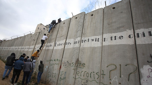 İsrail'in Gazze'ye ördüğü duvar.