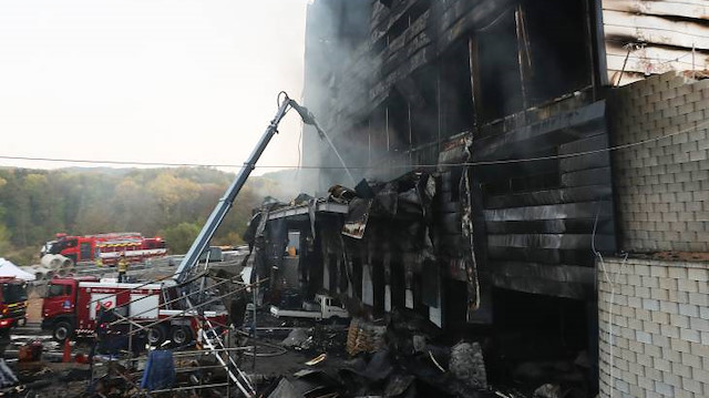 Patlamanın ardından çıkan yangında 25 işçi hayatını kaybetti.