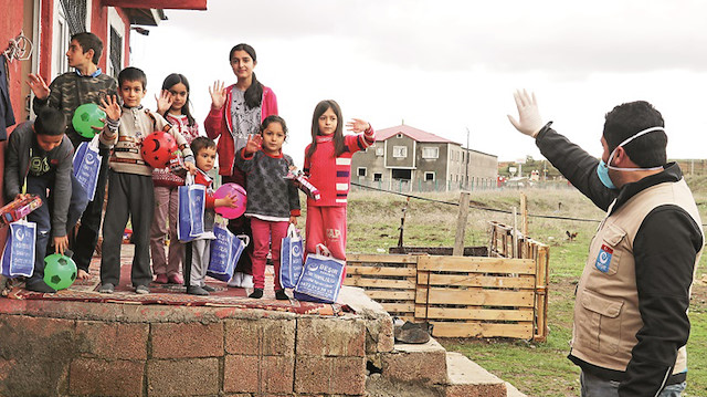 Vefa Sosyal Destek Grupları, 4 milyona yakın vatandaşın ihtiyaçlarını karşıladı.