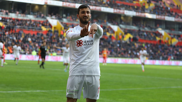 Erdoğan Yeşilyurt'un Sivasspor'la sözleşmesi sezon sonunda bitecek.