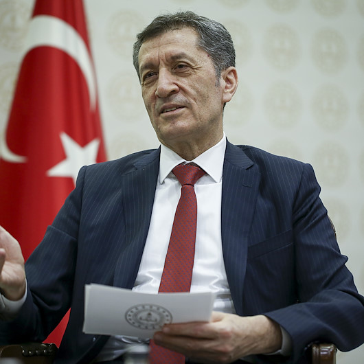 Bakan Selçuk: (LGS) 15 yaşından büyük çocukların kimliğini fotoğraflı olmasa da kabul edeceğiz
