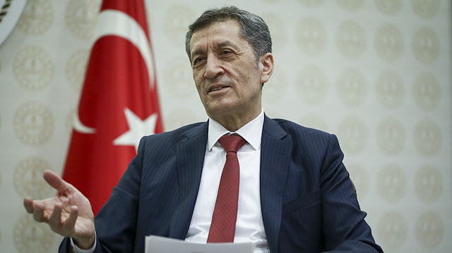 Bakan Selçuk: (LGS) 15 yaşından büyük çocukların kimliğini fotoğraflı olmasa da kabul edeceğiz