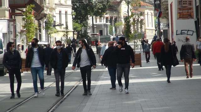 Beyoğlu İstiklal Caddesi’nde yoğunluk yaşanıyor.