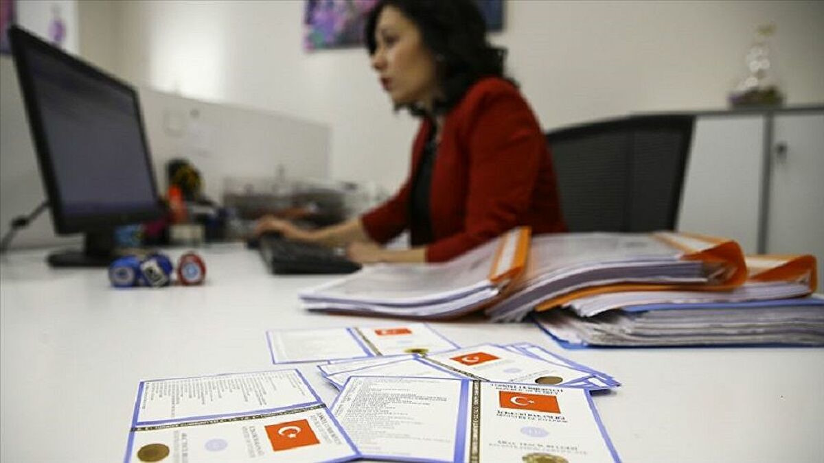 Koronavirüs nedeniyle noterlerde 1 Haziran'a kadar tek-çift uygulamasına geçildi.