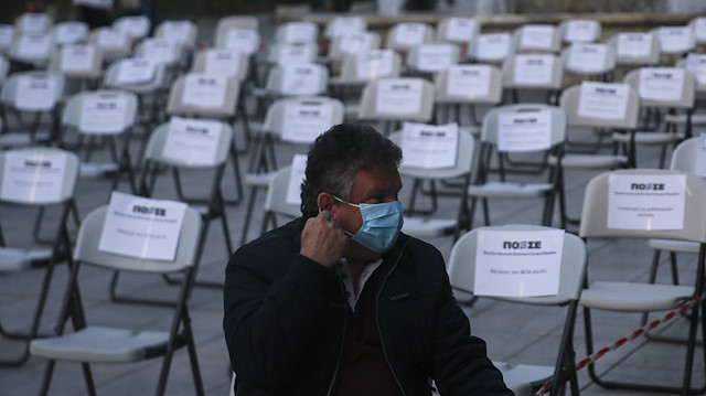 Yunanistan'da ''boş sandalye'' protestosu.

