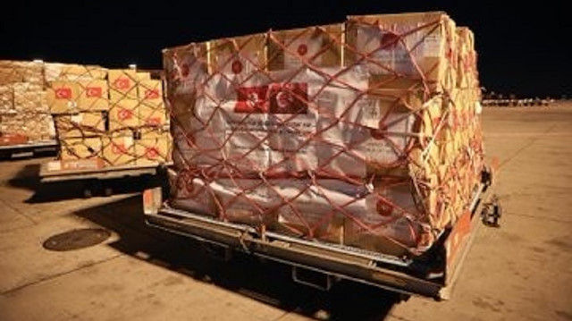 Tunus'a gönderilen yardım paketleri...
