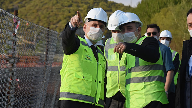 Ulaştırma ve Altyapı Bakanı Adil Karaismailoğlu T26 tünel inşaatının şantiyesini ziyaret etti.