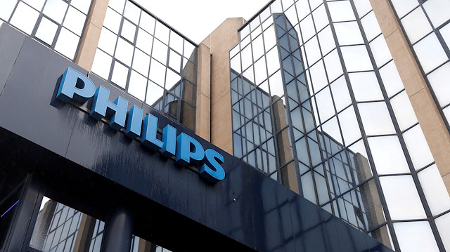 FILE PHOTO: The logo of Philips is seen at the company's entrance in Brussels September 11, 2012