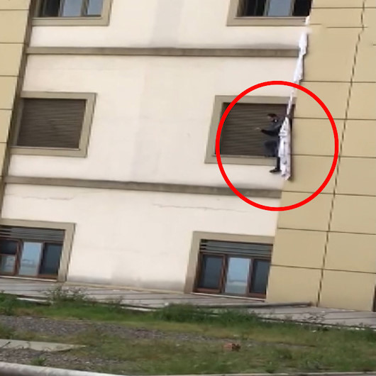 Koronavirüs testi yapılmak istenen hasta çarşafları bağlayarak kaçmaya çalıştı