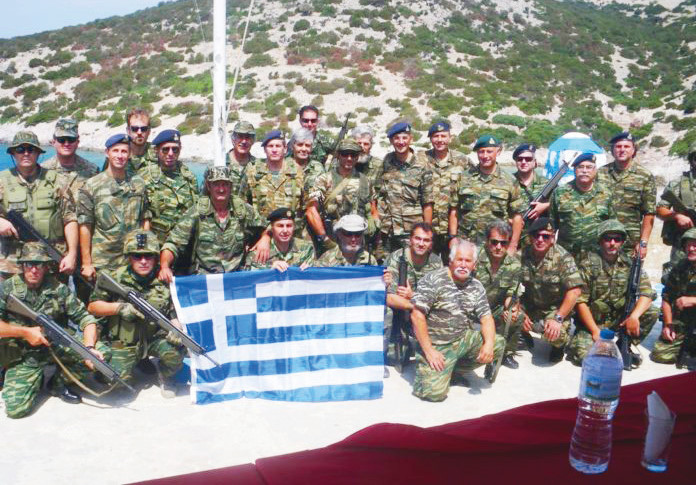 Yunanistan adalarda uluslararası hukuka aykırı olarak asker bulunduruyor.