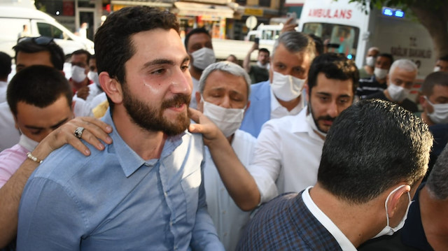 Vefa Yardımlaşma Grubu’na saldıran CHP Yüreğir Gençlik Kolları Başkanı Eren Yıldırım.
