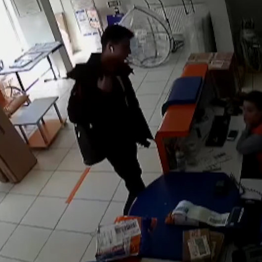 Polisten kargo hırsızına suçüstü