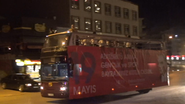 Niğde'de vatandaşlar bando takımı ile sahura kalktı