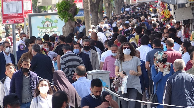 Van’daki bayram alışveriş yoğunluğu pes dedirtti