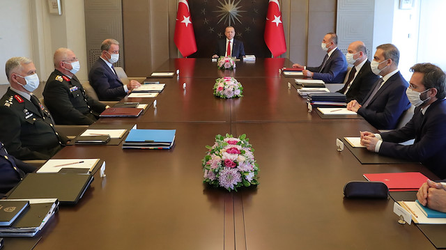 Erdoğan başkanlığındaki güvenlik toplantısı 3 saat sürdü. 