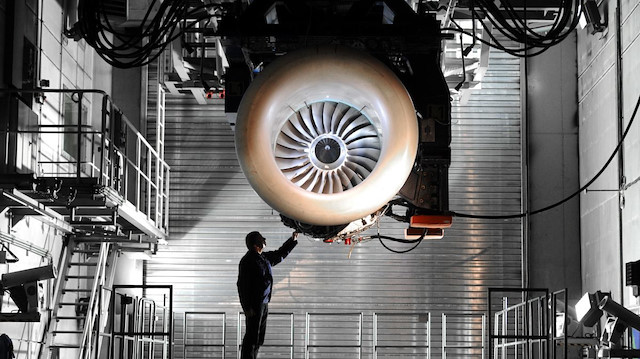 Rolls-Royce uçak motoru üretimi.
