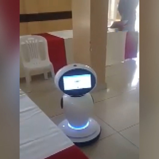Ruandada koronavirüse karşı robotlar devrede