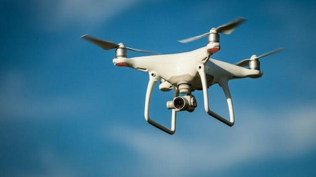 Uzaktan kumanda edilebilen insansız hava aracı drone