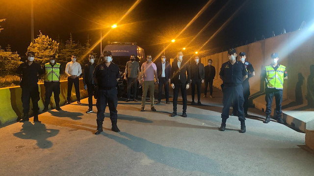 AK Parti Ankara Gençlik Kolları üyeleri Emniyet Güçlerine moral ziyareti.