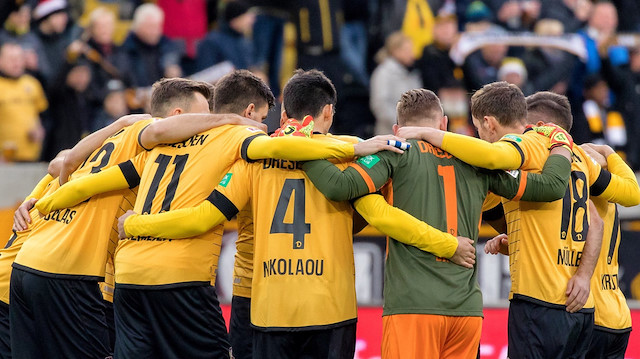 Bundesliga başlamasına rağmen,  Dynamo Dresden ilk maçına çıkamamıştı.