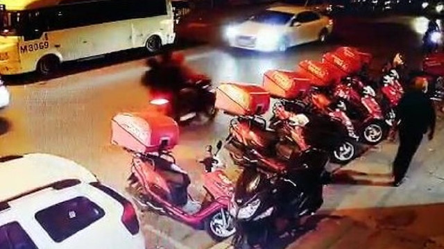 Motosikletli kapkaççılar kamerada