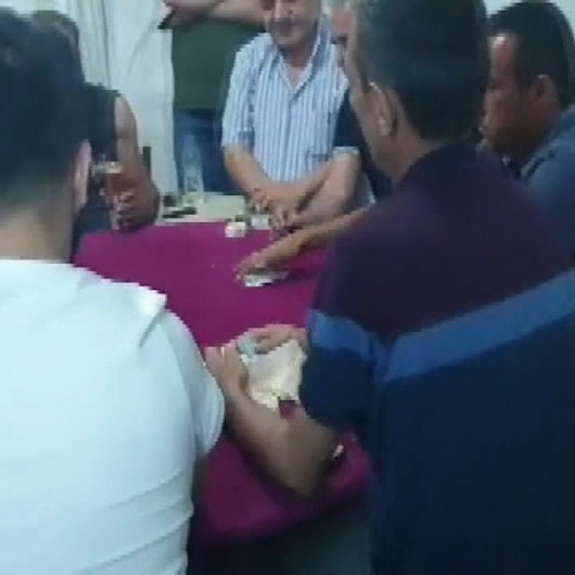 Mersinde kumar oynayanlara jandarmadan suçüstü