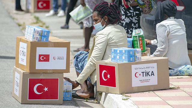 TIKA distributes Ramadan aid to African workers in Tunisia

